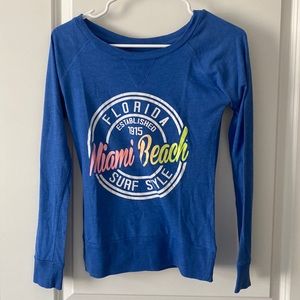 blue Top with long sleeves